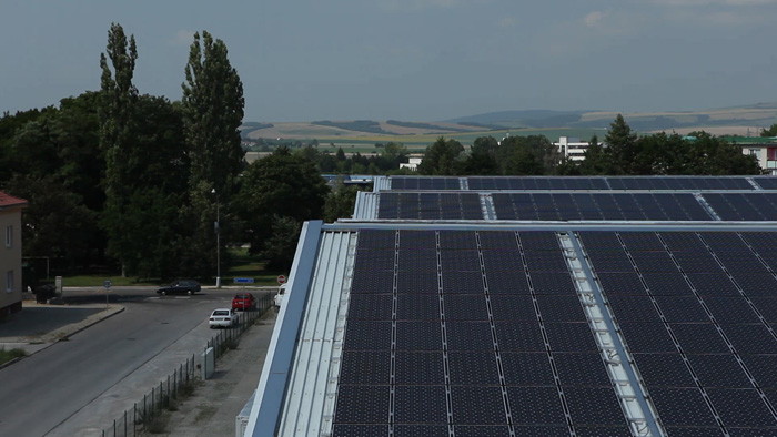 Stačia solárne panely na ohrev vody aj v zime?
